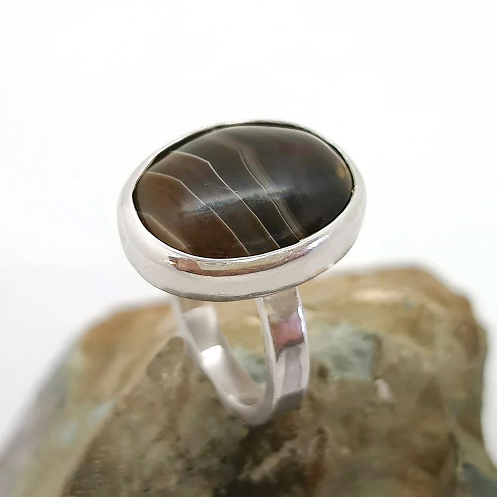 Anillo Ágata Botswana Minimalista Anillo minimalista en plata 925 con Ágata Botswana. Elegancia sutil para uso cotidiano.