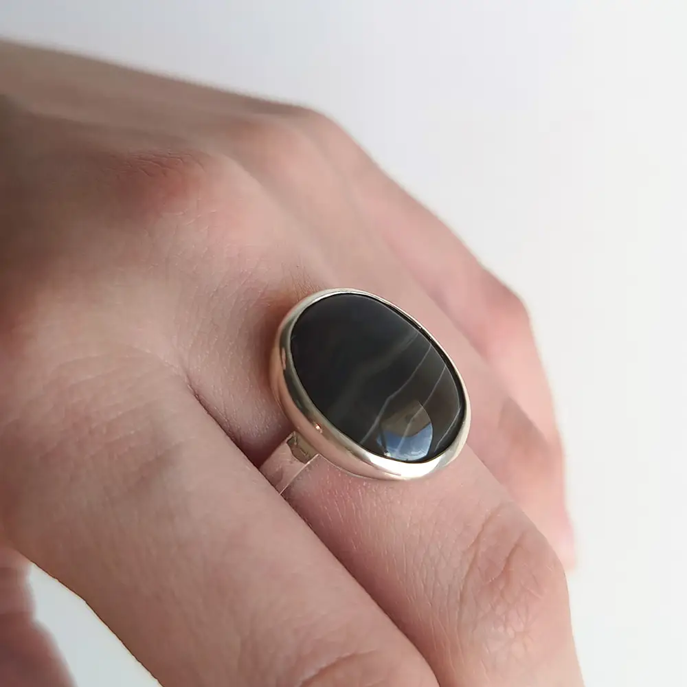 Anillo de plata minimalista con piedra natural Ágata Botswana. Anillo de plata minimalista con piedra natural Ágata Botswana, diseño único en mano de mujer.